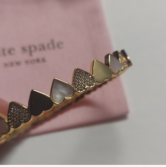 Kate Spade New York‎ Take Heart Hinge Bangle Bracelet NWT - Picture 5 of 11